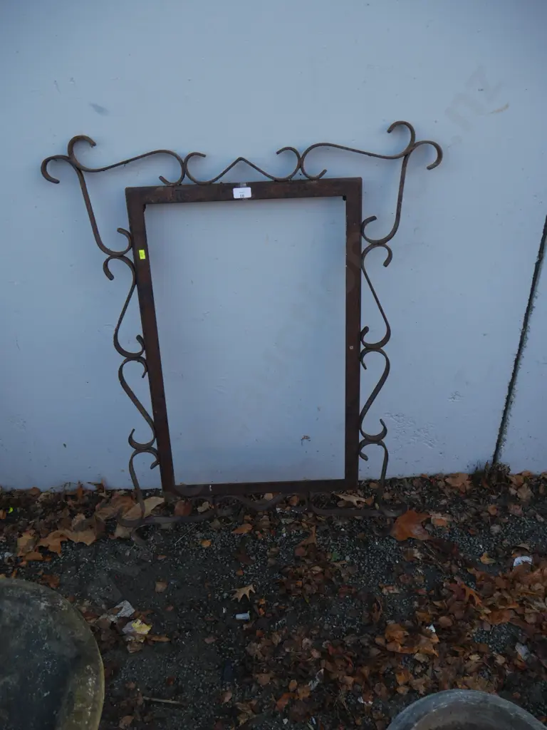 Cast iron frame Image 1++
