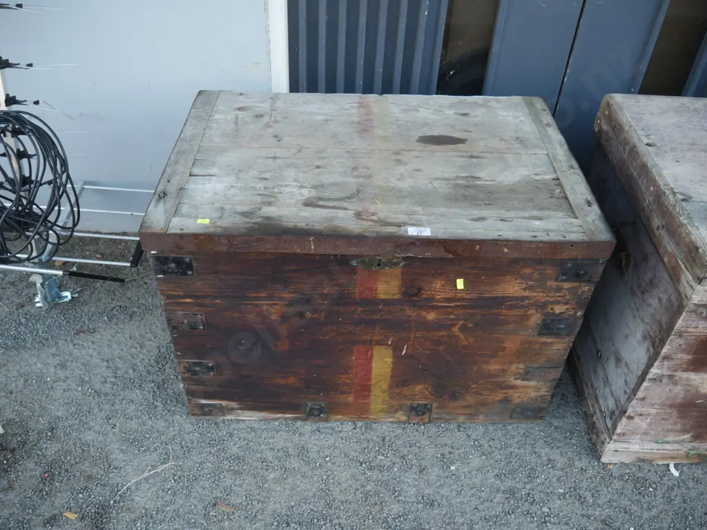 Wooden trunk Image 1++
