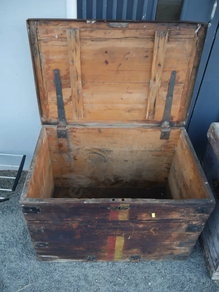 Wooden trunk Image 1++