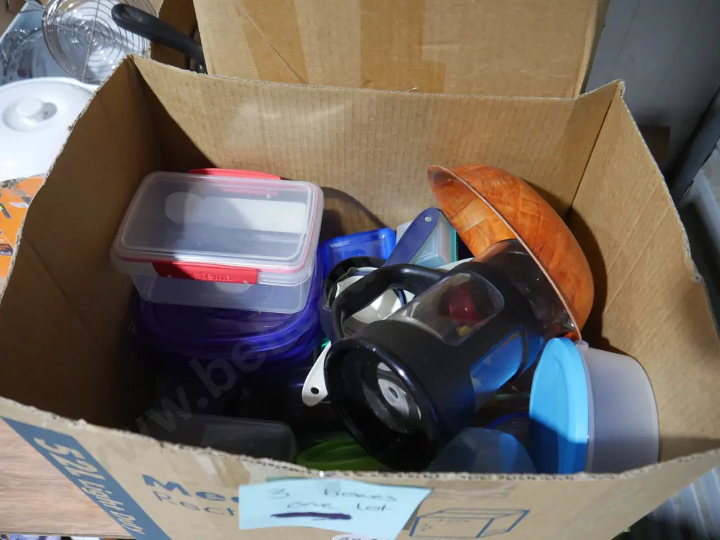 3 boxes of kitchenware Image 1++