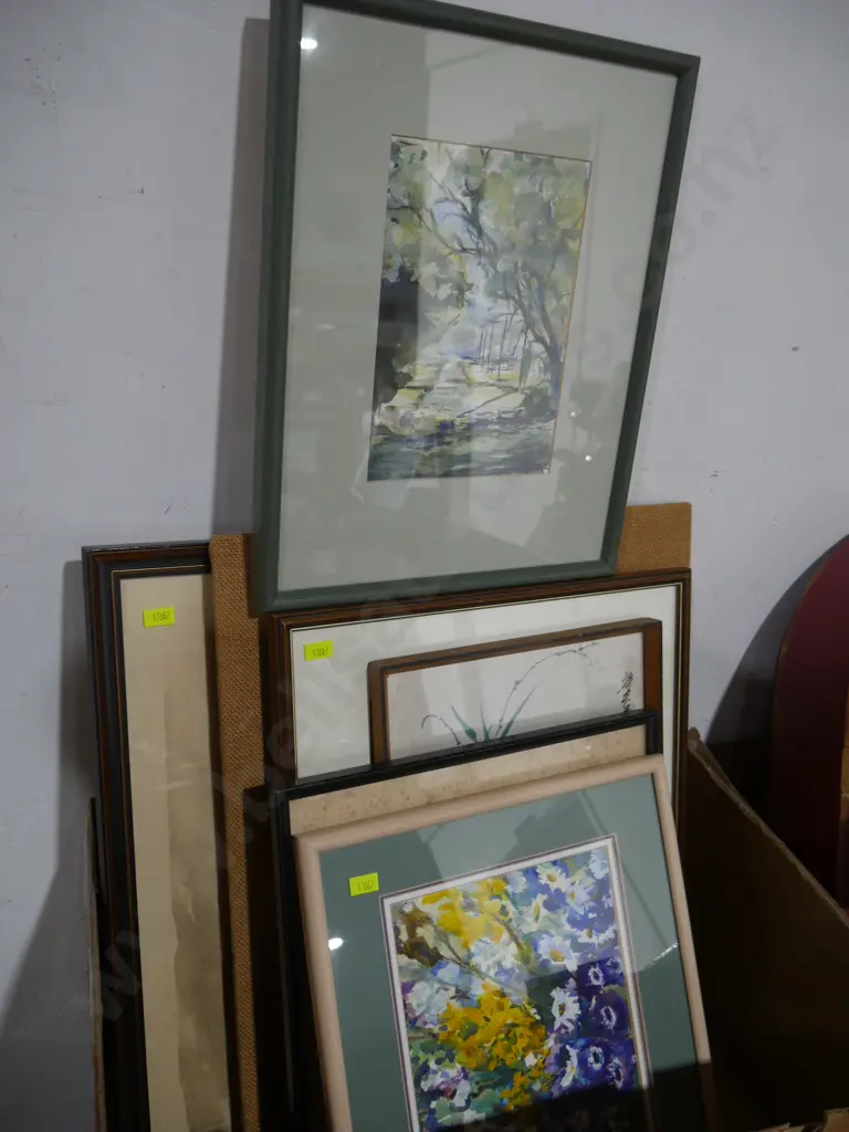 Box of artworks Image 1++
