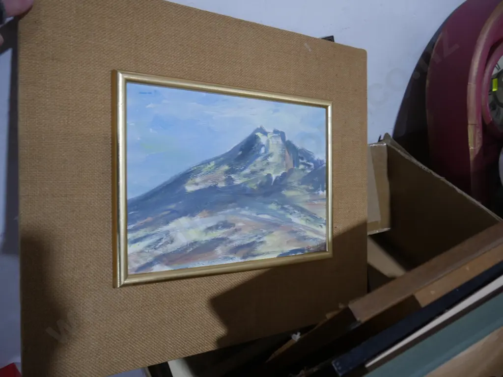 Box of artworks Image 1++