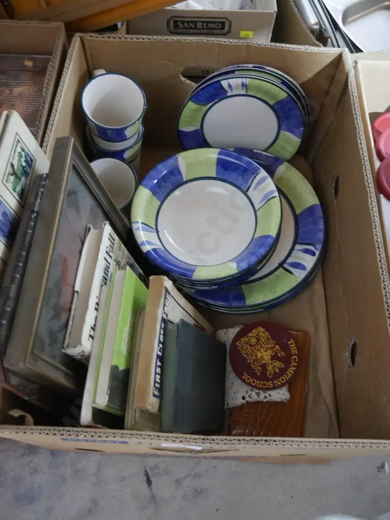 Dinnerware, books Image 1++
