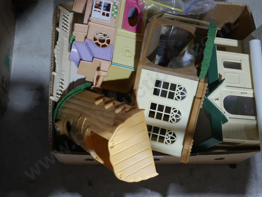 Doll houses etc Image 1++
