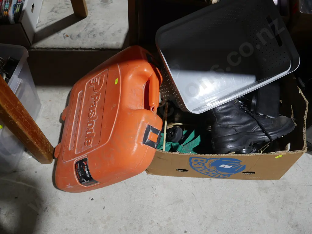 Box of sundries Image 1++