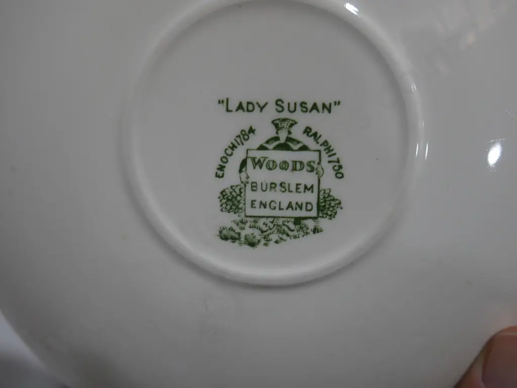Woods "Lady Susan" dinner set Image 1++