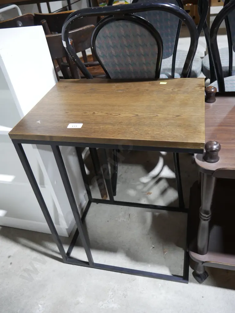 Side table Image 1++