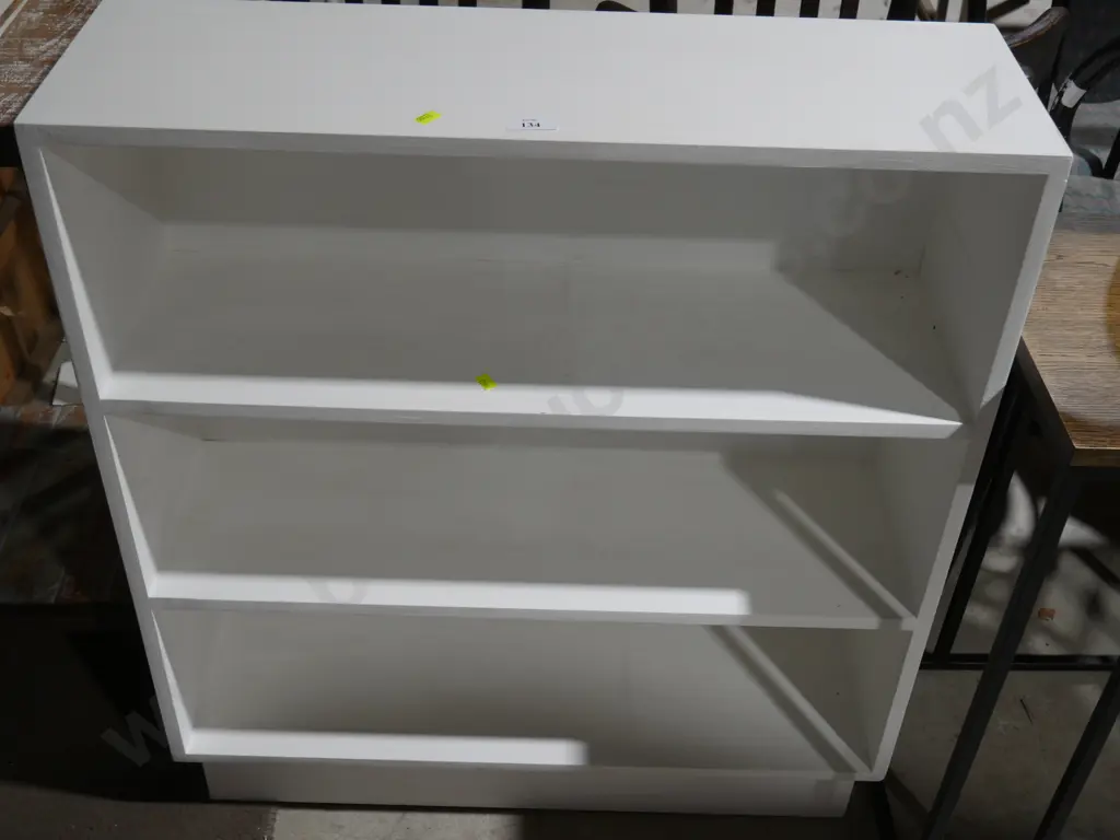 White bookcase Image 1++