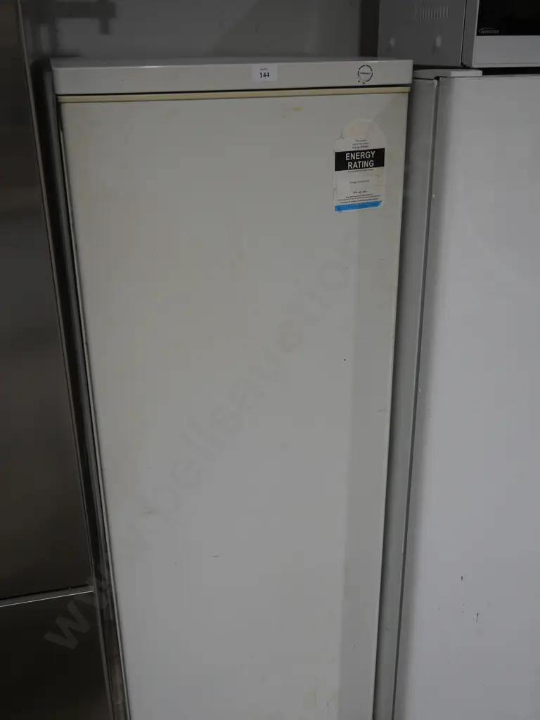 Upright freezer Image 1++