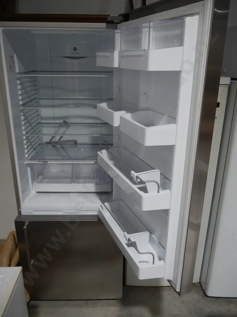 Fisher & Paykel stainless fridge freezer Image 1++