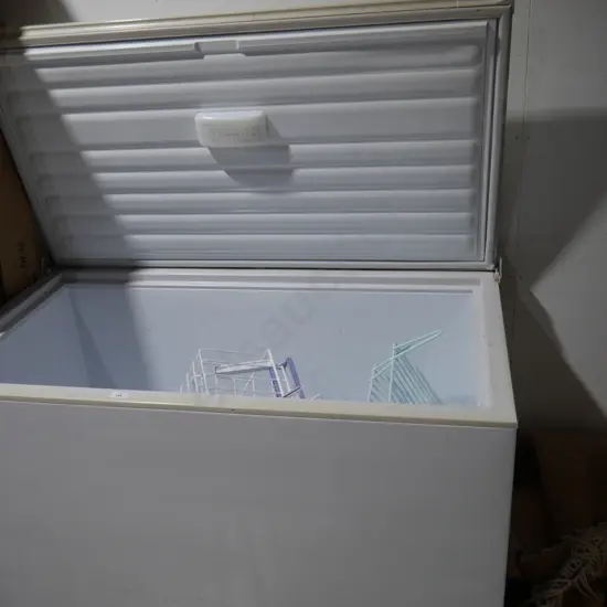 Chest freezer