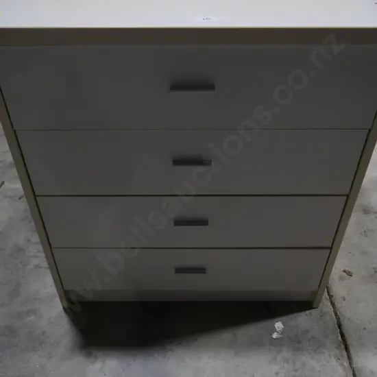 4 drawer chest
