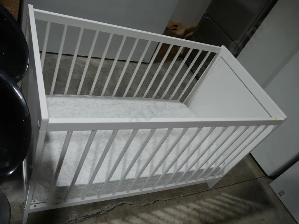Baby cot Image 1++