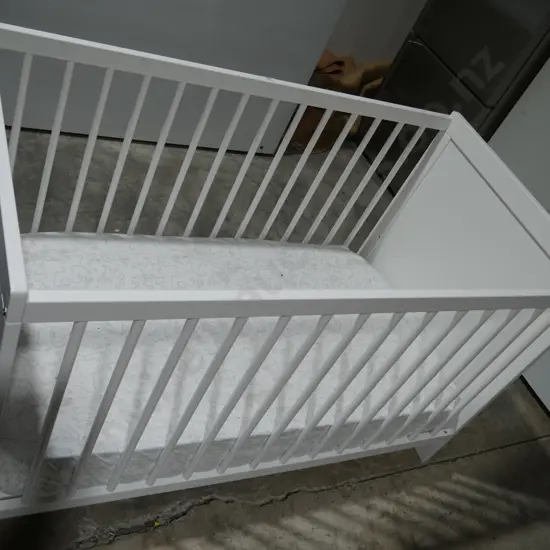 Baby cot
