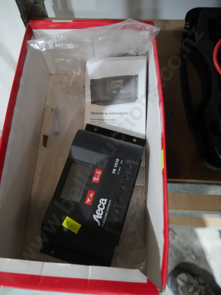 Solar charge controller Image 1++