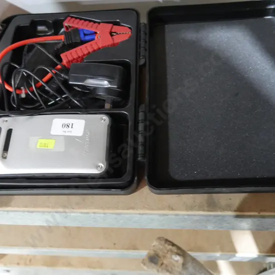 Portable power bank/jump starter