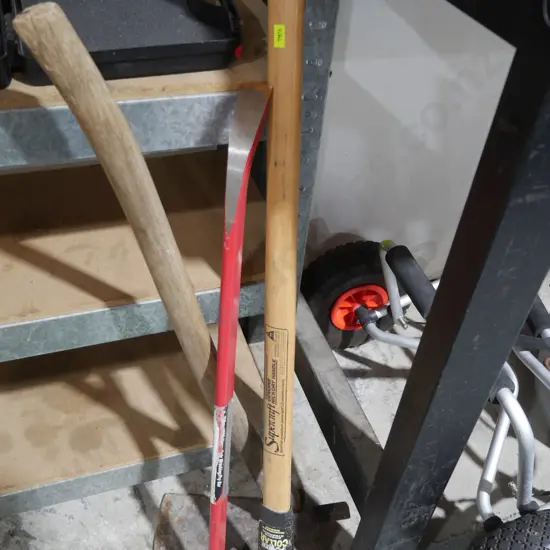 Sledgehammer, crowbar etc