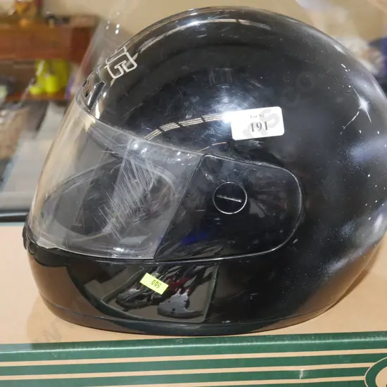 Motorcycle helmet