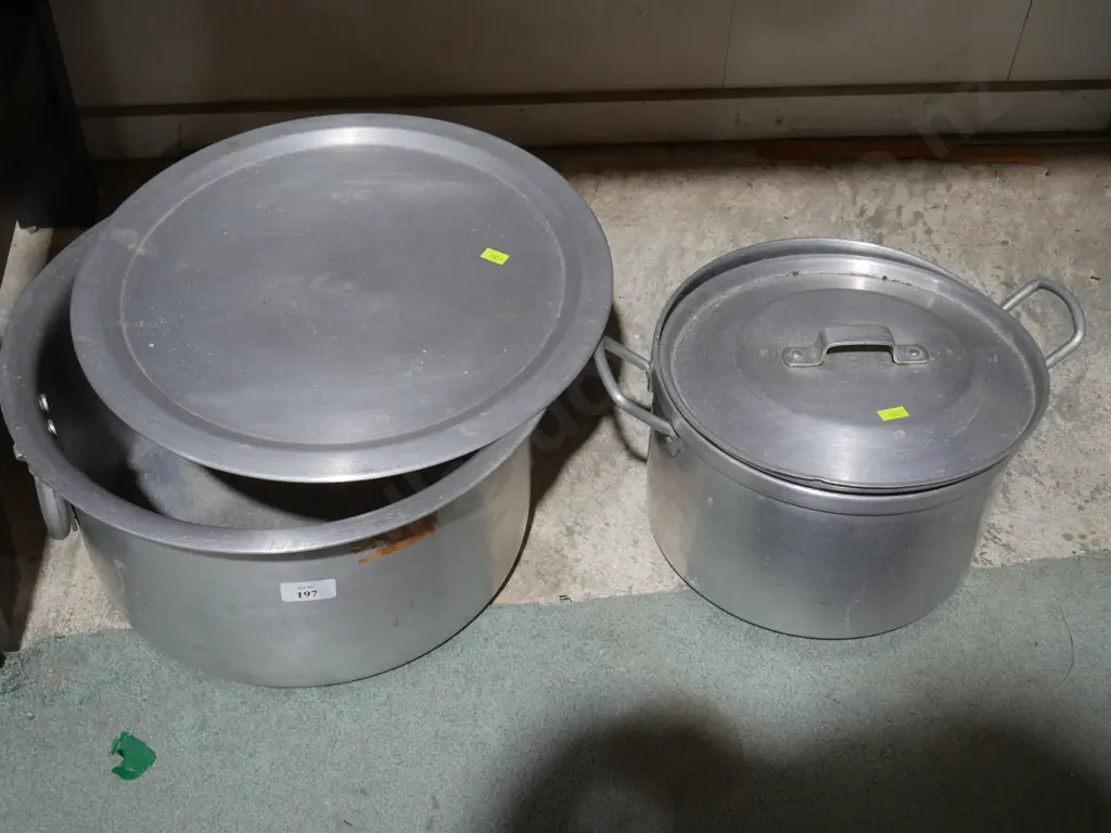 2 pots Image 1++