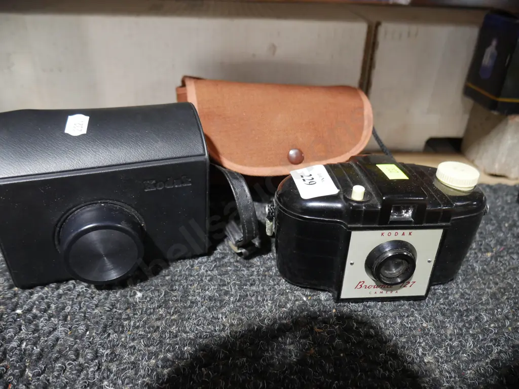 Two cameras Image 1++
