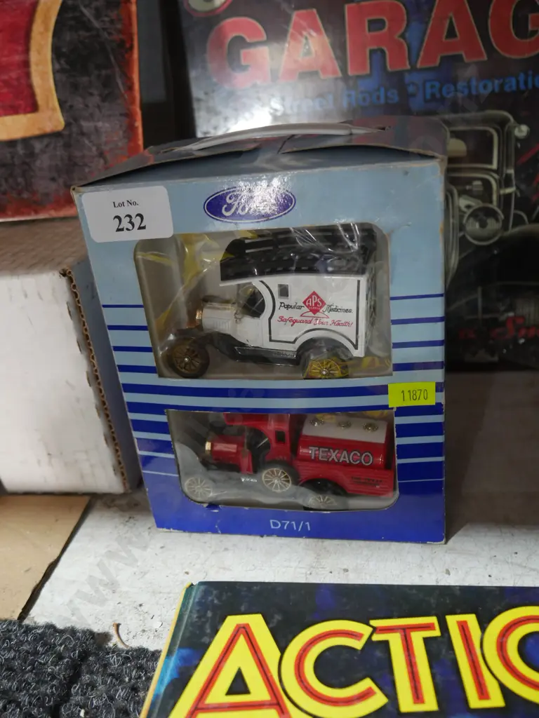 Two Ford model cars Image 1++