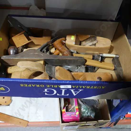 Assorted wood planes etc