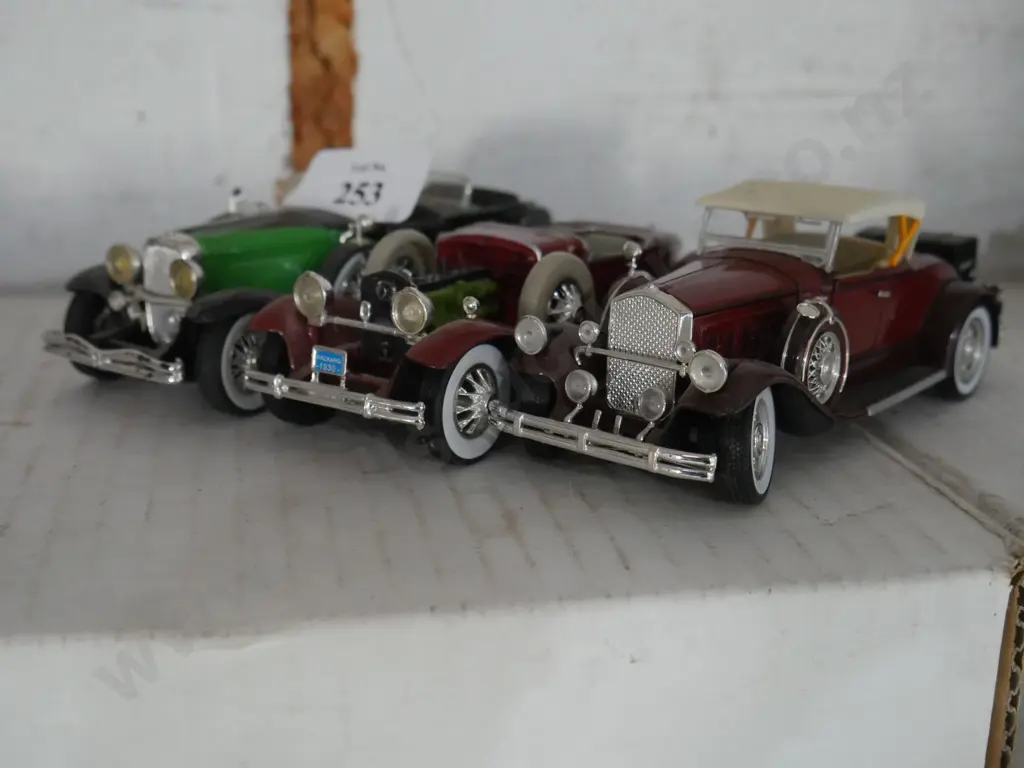 3 model cars Image 1++