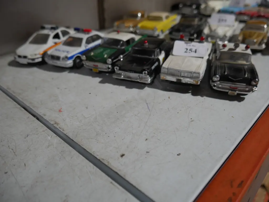 6 model police cars Image 1++