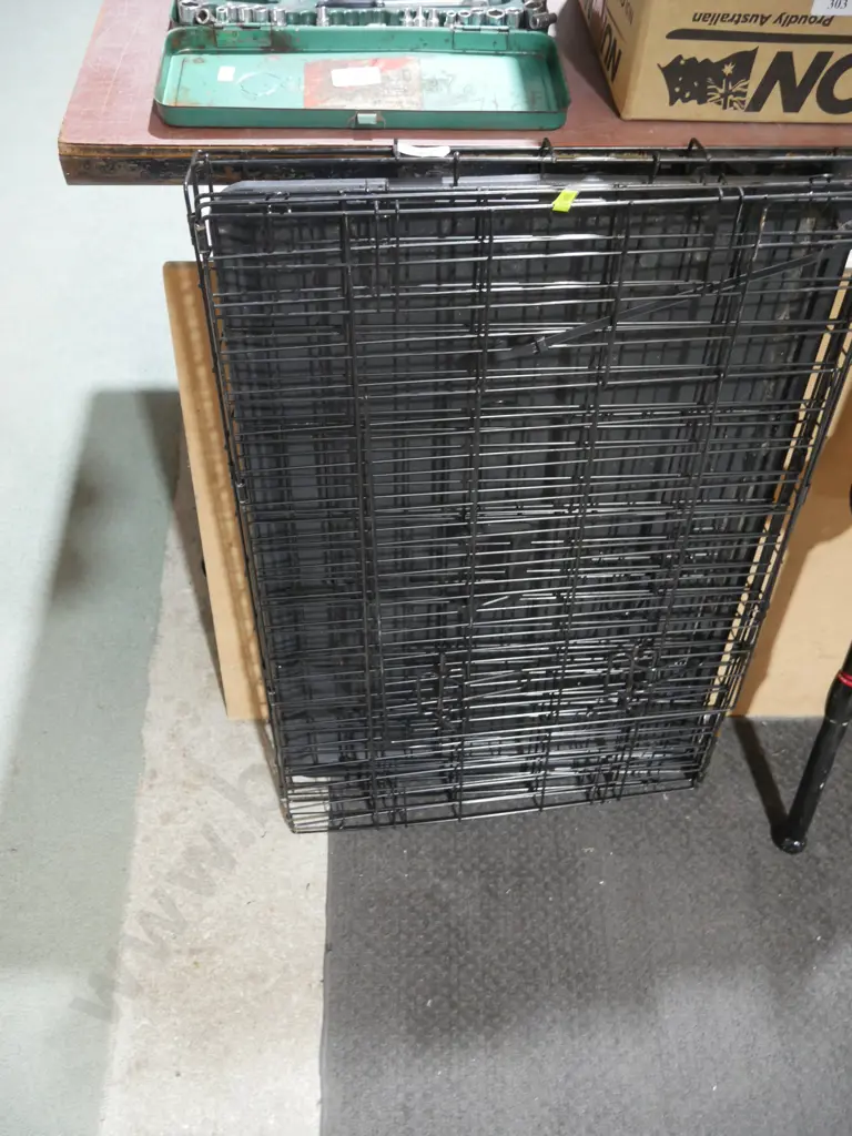 Fold up pet cage Image 1++