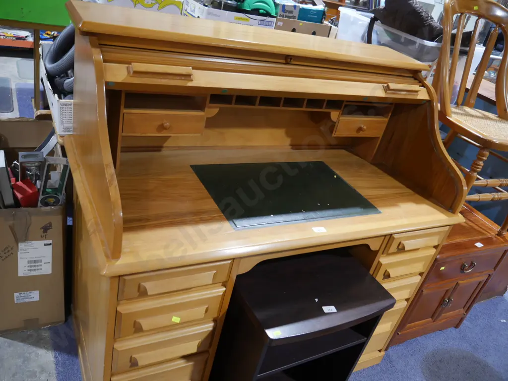Roll top desk Image 1++