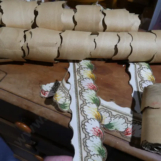 Vintage wallpaper border.