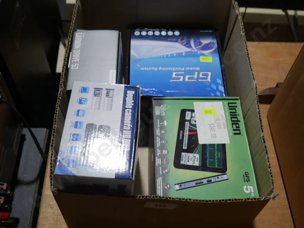 Assorted GPS systems etc Image 1++