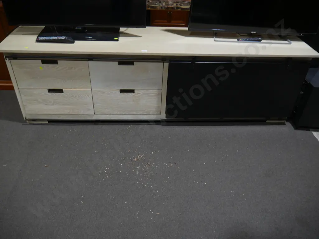 TV stand Image 1++