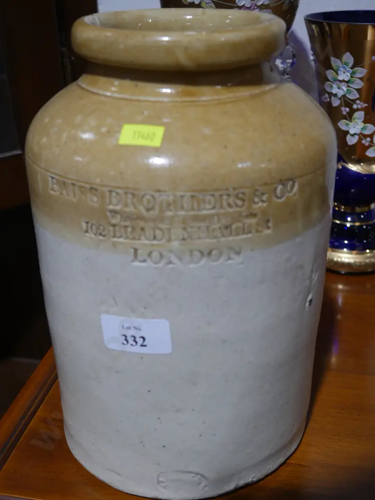 Baiss Brothers London Stone crock Image 1++