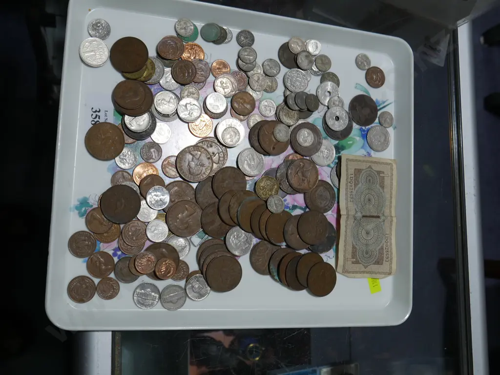Assorted coins and note Image 1++