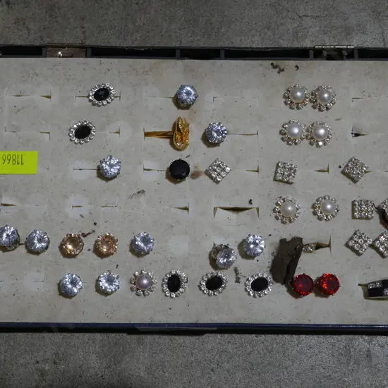 Assorted earrings