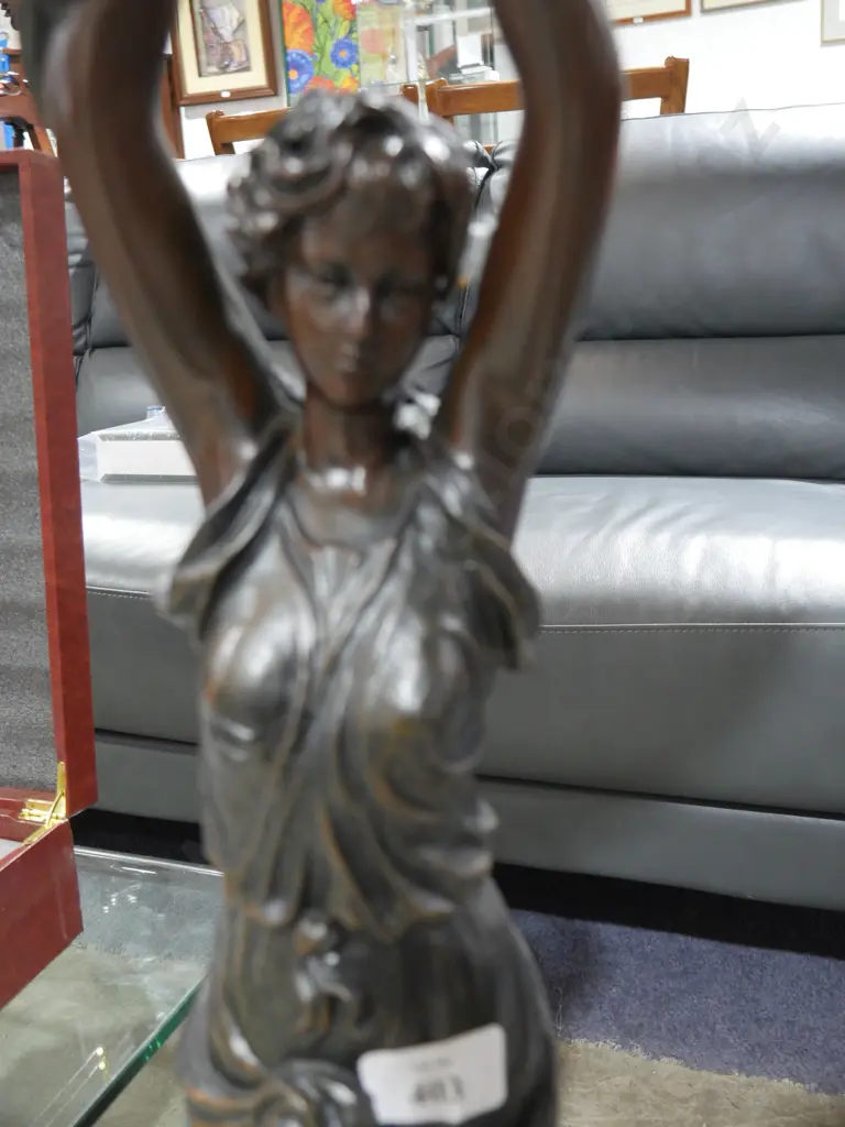 Figurine base lamp Image 1++