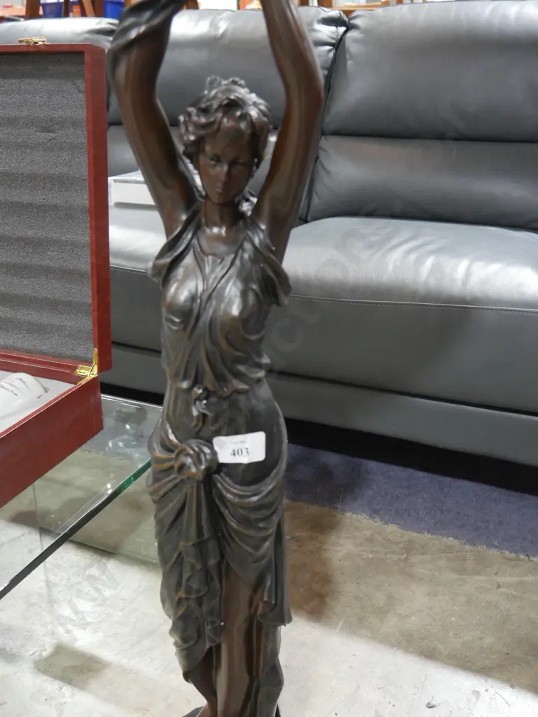 Figurine base lamp Image 1++