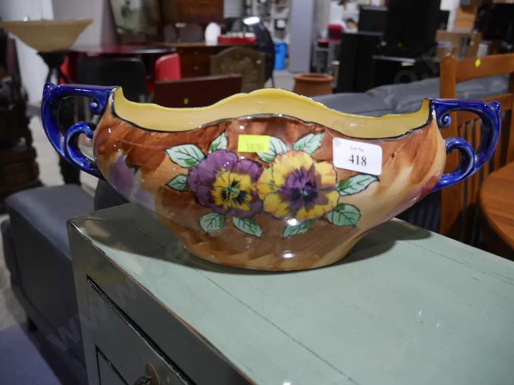 H&k Tunstall mantle vase Image 1++