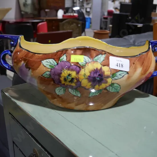 H&k Tunstall mantle vase