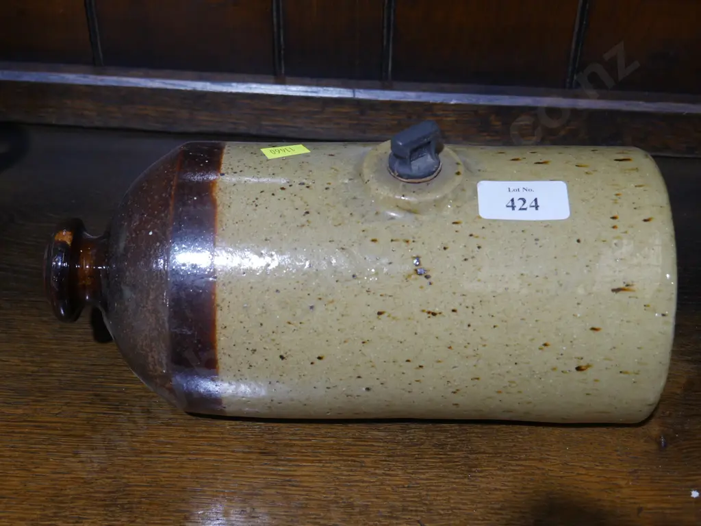 Luke Adams stoneware foot warmer Image 1++
