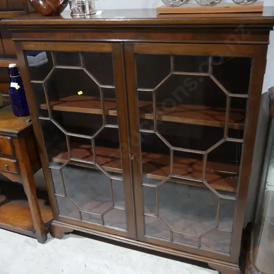 Display cabinet