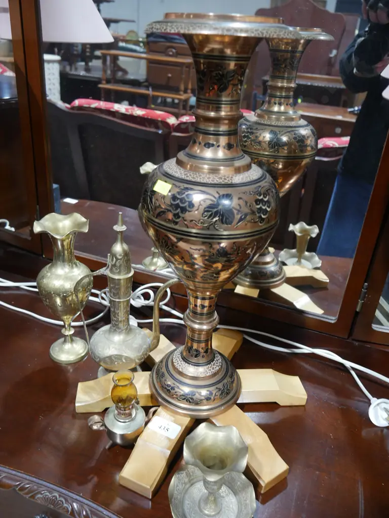 Vase, brassware Image 1++