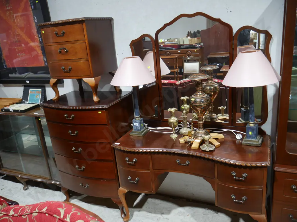 Three piece bedroom suite Image 1++