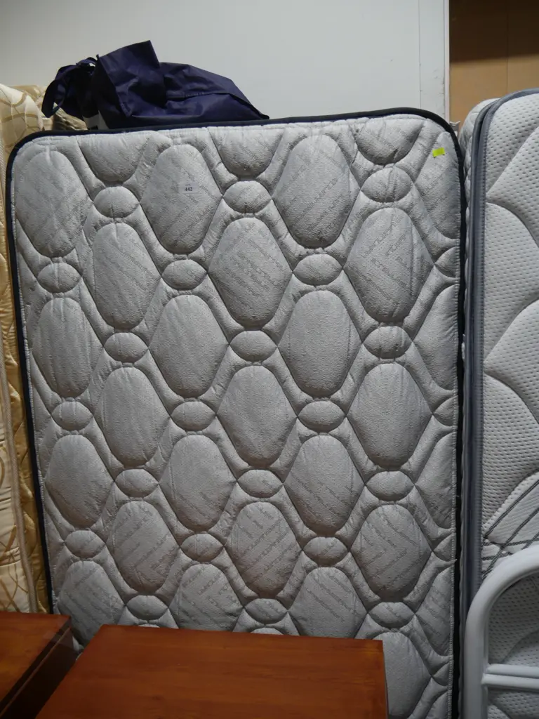 Single bed Image 1++