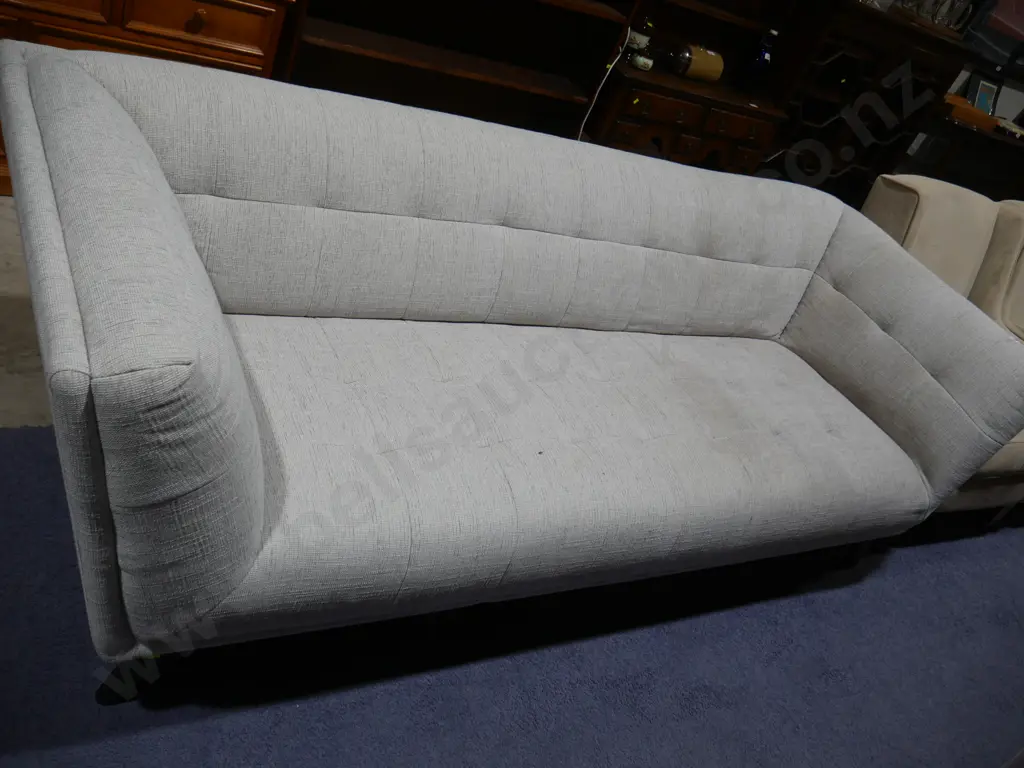 Three seater sofa Image 1++