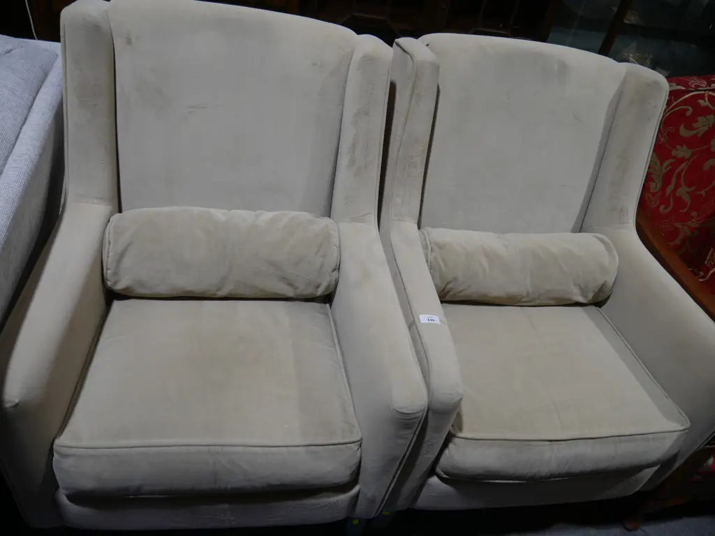 2 armchairs Image 1++