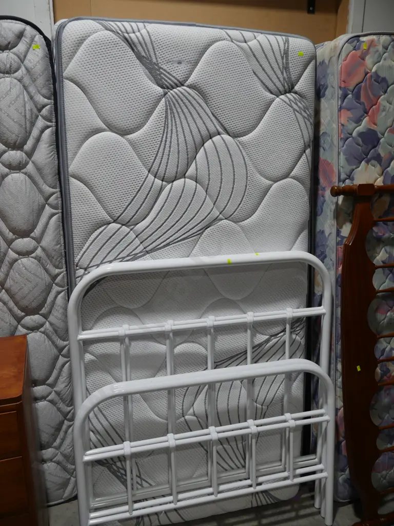 2 single slat beds Image 1++