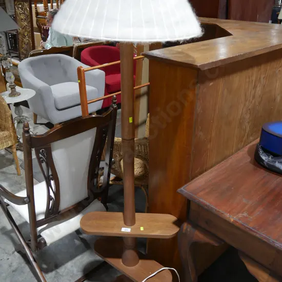 Floor lamp