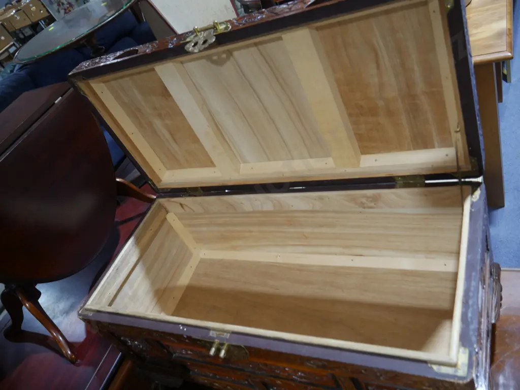 Camphor chest Image 1++